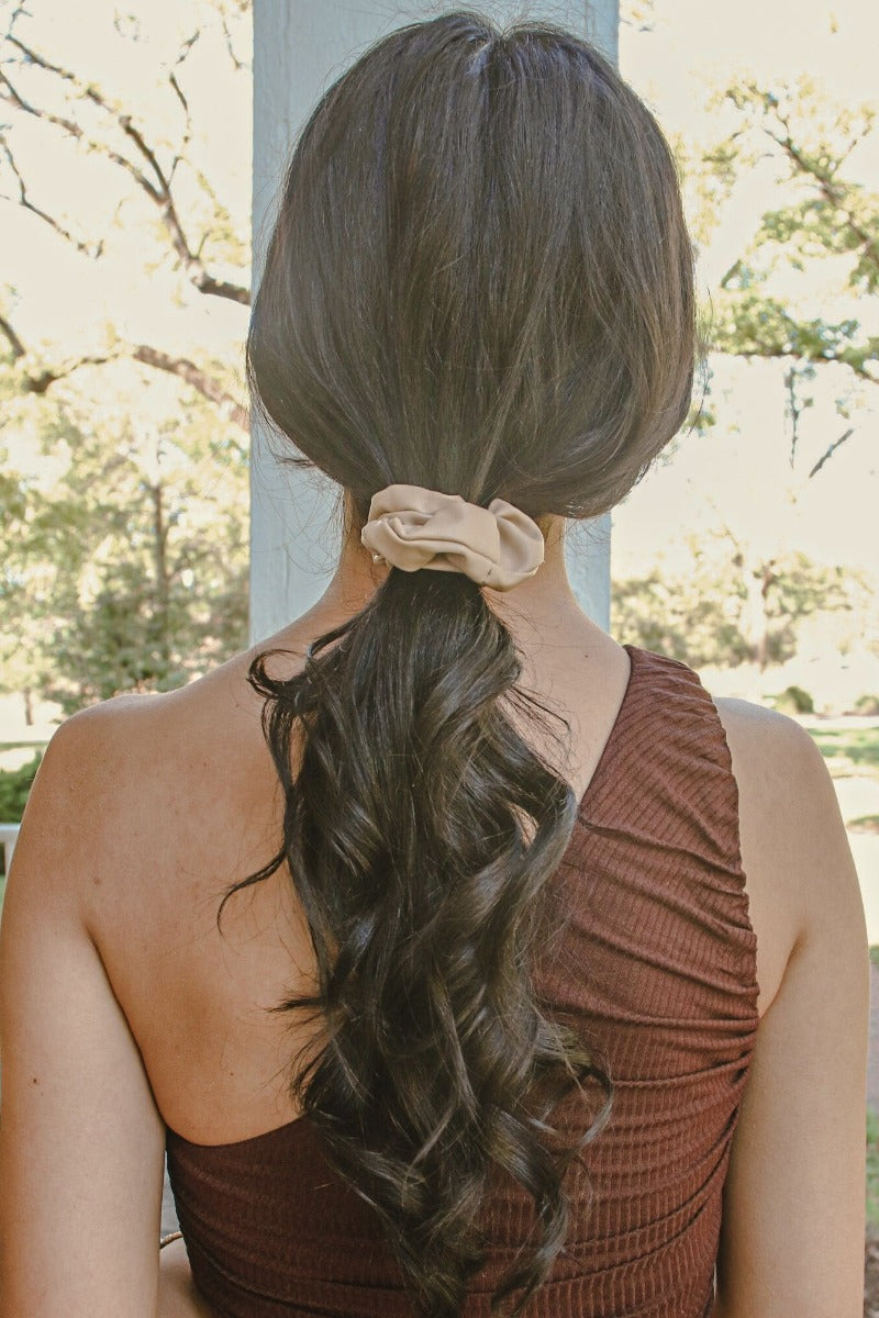 Mia Scrunchie Latte